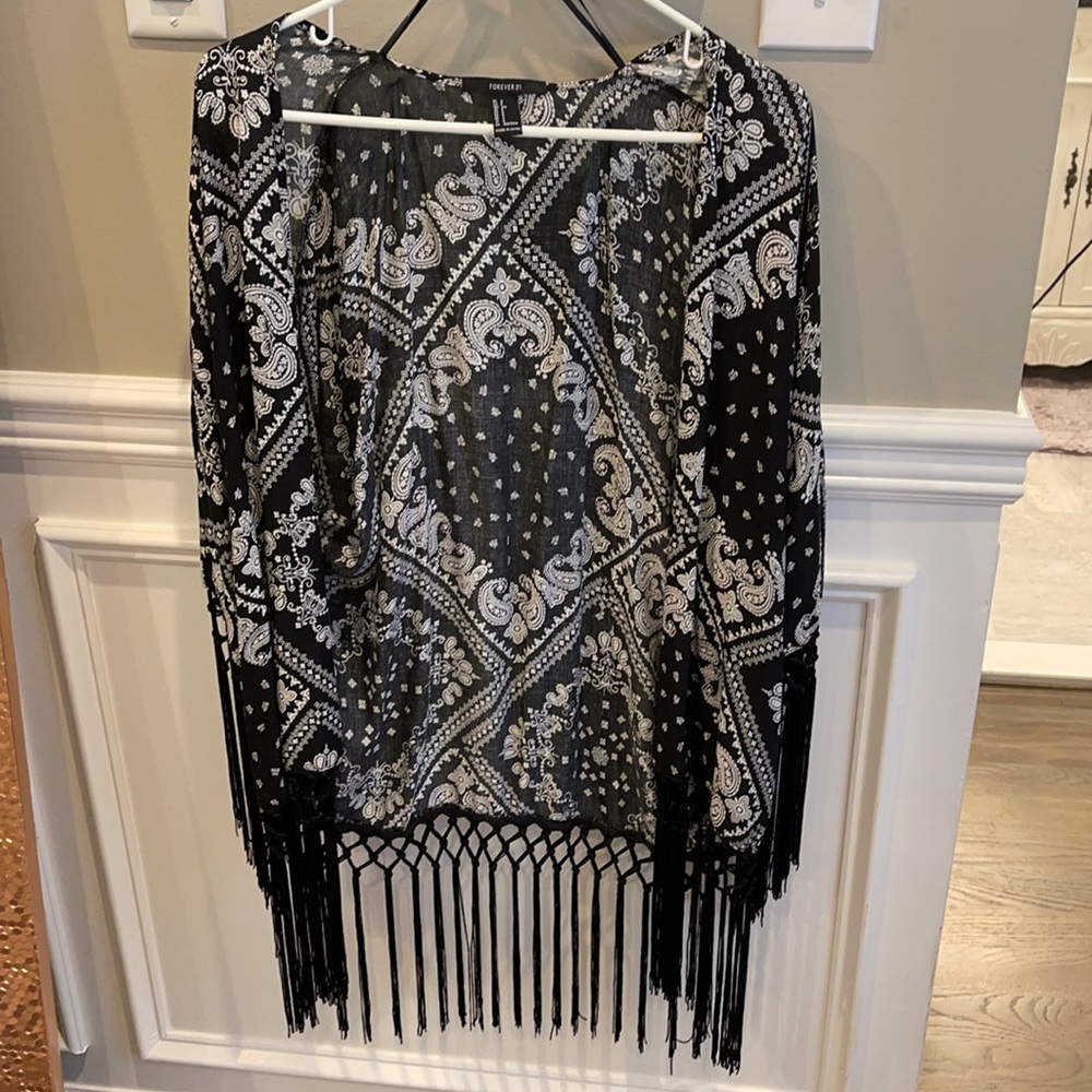 Black and white patterned cardigan/kimono